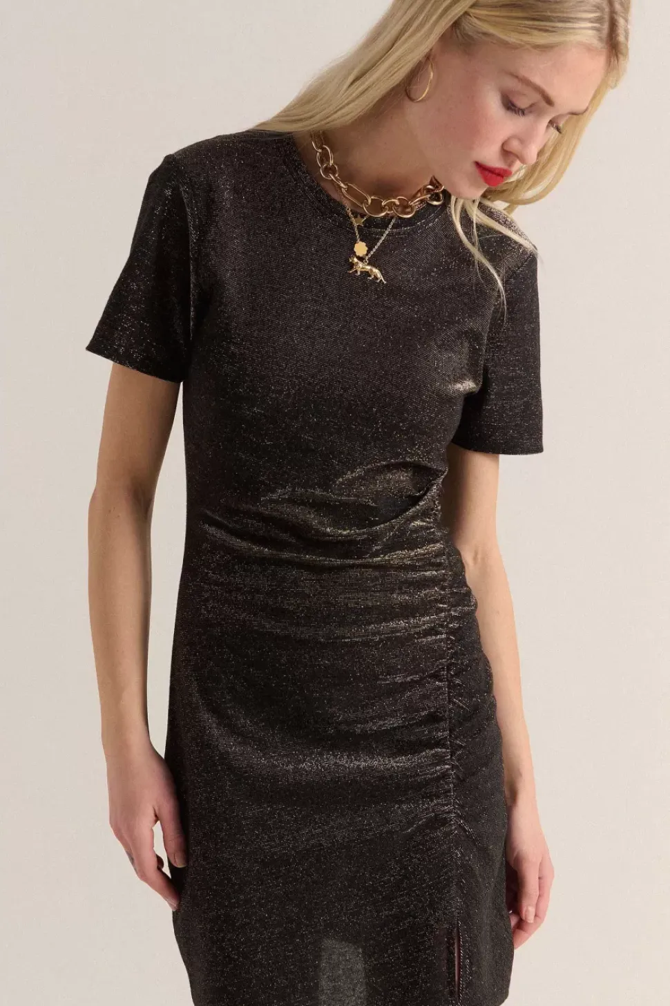 Robe Floreal Noir Irise Dore